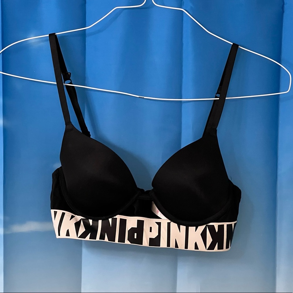 Victoria’s Secret Pink Bra 32B Lightly Lined Wear Everywhere Cross Back Keyhole